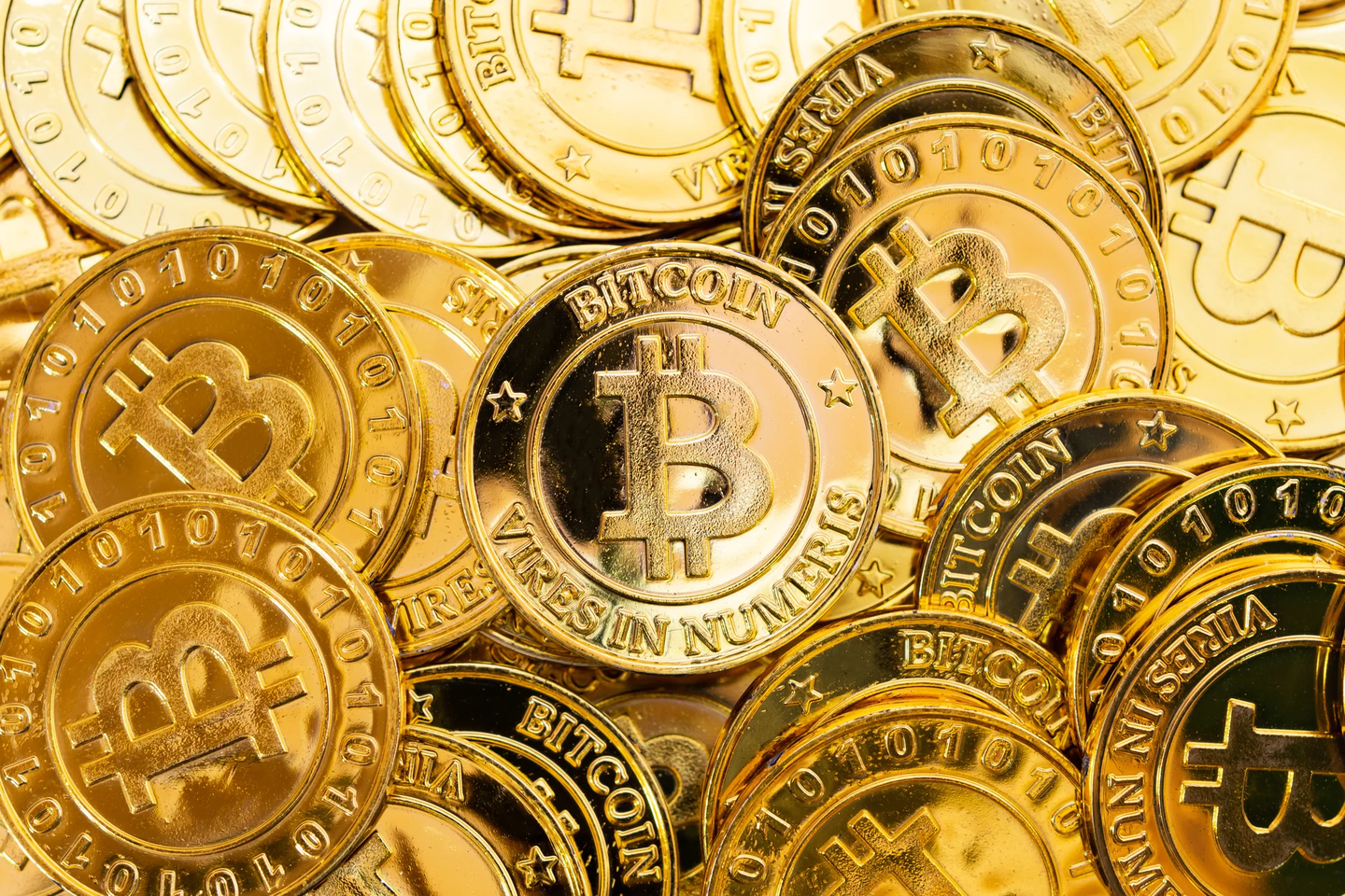 比特币与黄金:2025年谁是更好的投资选择? 第2张